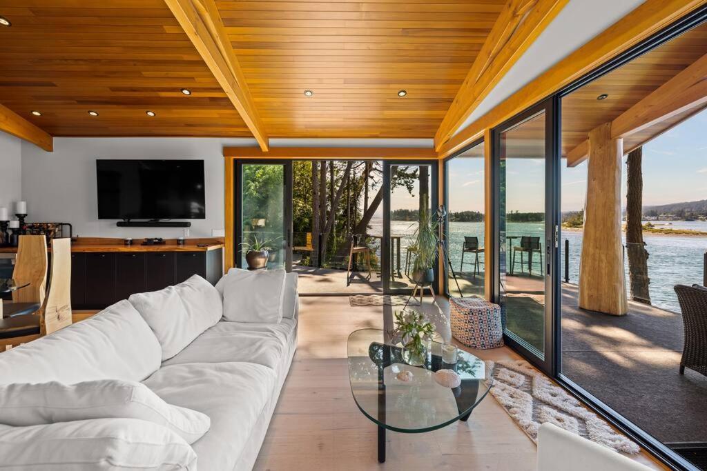Vila Kingfisher Manor Sooke Exteriér fotografie
