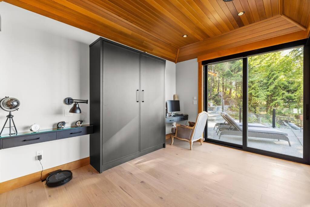 Vila Kingfisher Manor Sooke Exteriér fotografie