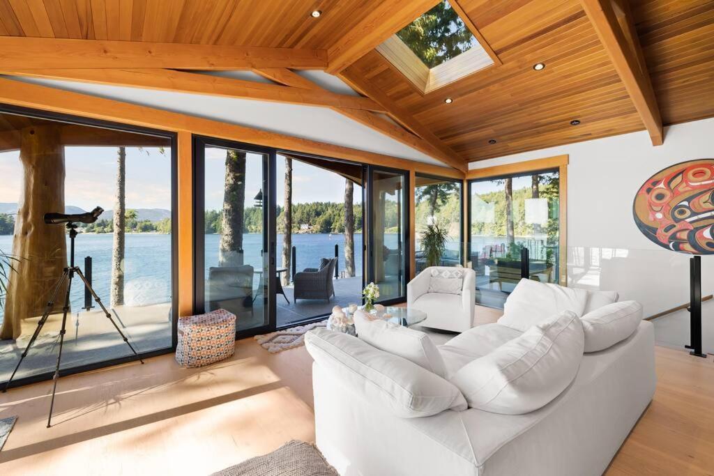 Vila Kingfisher Manor Sooke Exteriér fotografie