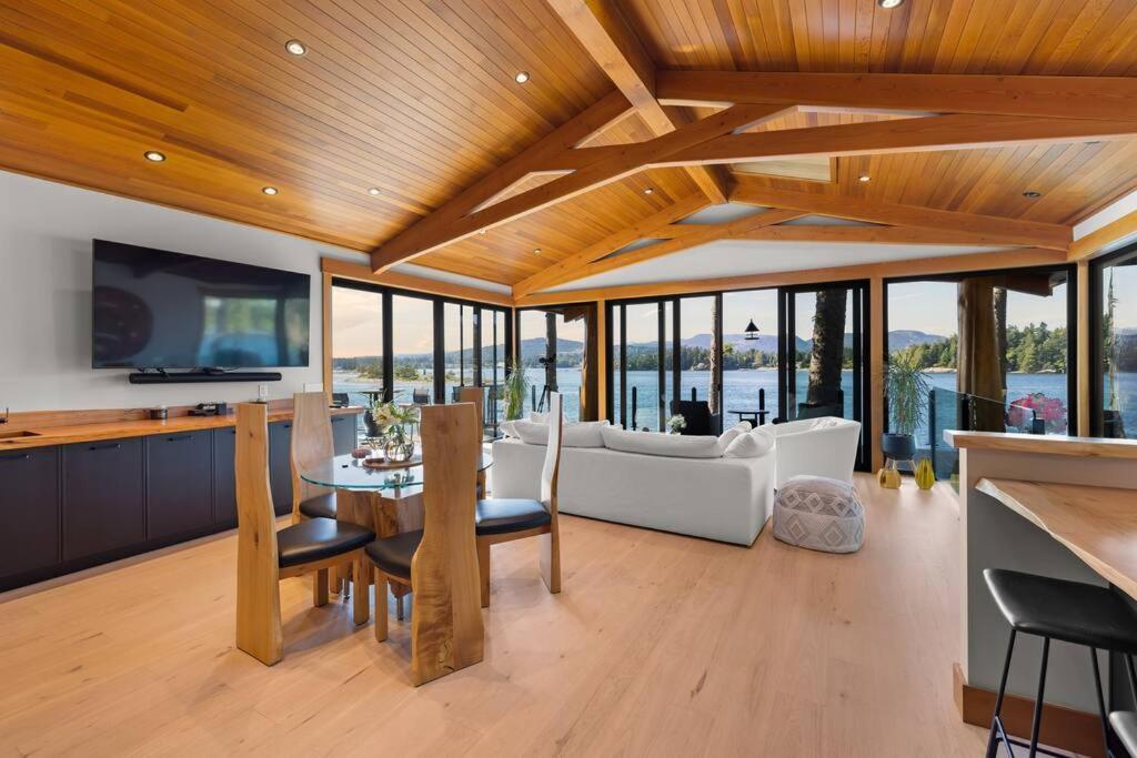 Vila Kingfisher Manor Sooke Exteriér fotografie